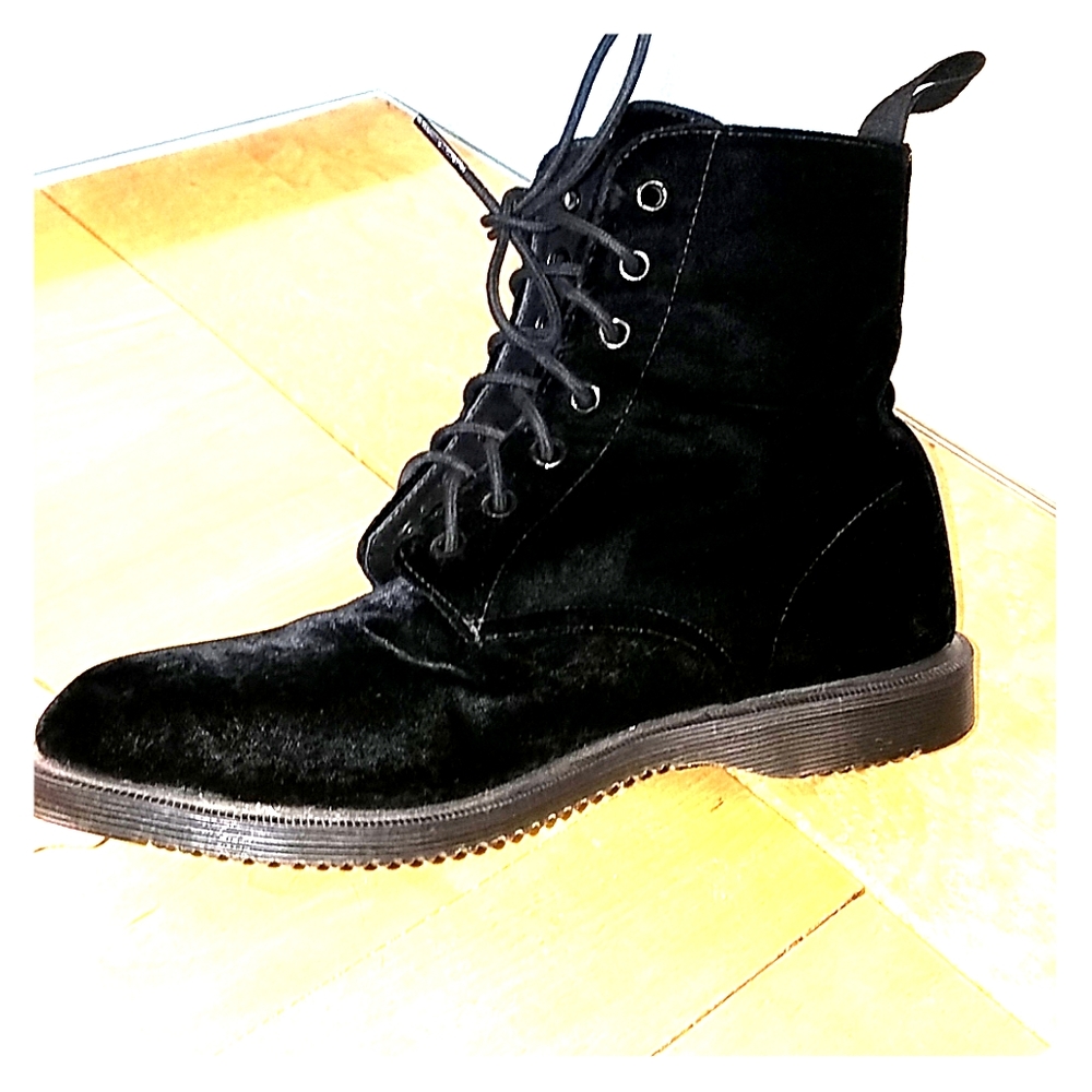 Dr. Marten Velvet Boots